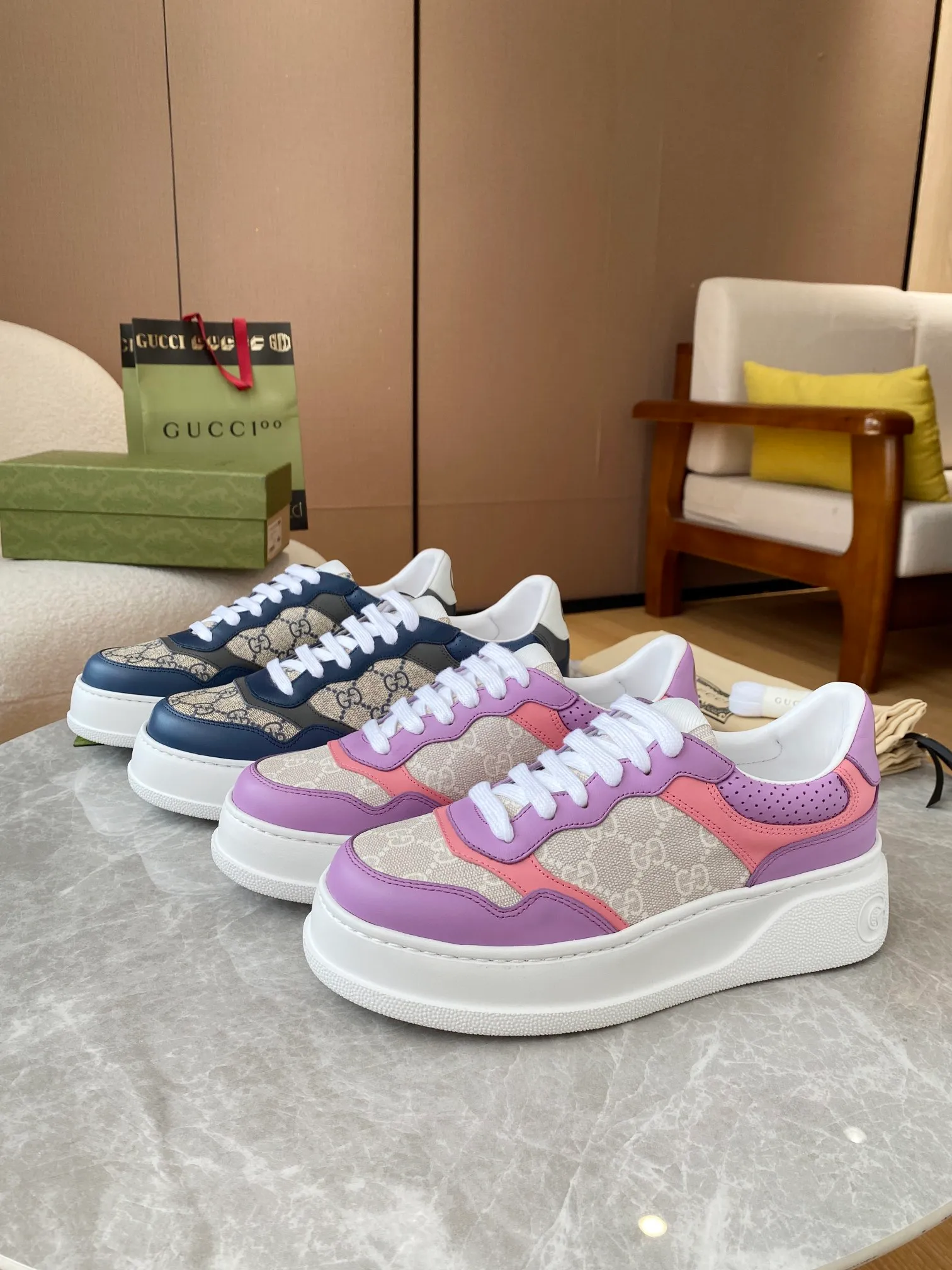 👟👟Ex-factory price 480👟👟 Women's Shoes Women's Clothing Women's Shoes Factory GUCCI New Gucci 🔵GUCCI Italian Gucci dad shoes 2️⃣ years of accumulation of dad shoes, original dismantling 1:1 development Couple 👫 style 🔜Versatile in all seasons 🔜 Fashion 🔜 Personality 🔜 Different Upper: Imported top-grained calfskin 🐮 Lining: Original grade A imported cowhide 🐮 Foot pads: Original grade A imported cowhide 💯 Full counter authentic packaging Midsole Latex pad with LOGO, last, oiled edge, air pressure coding process, supports NFC anti-counterfeiting chip detection! Size: women’s code 34-41, men’s code 38-45 (women’s 34 41, men’s 38 45 customized)